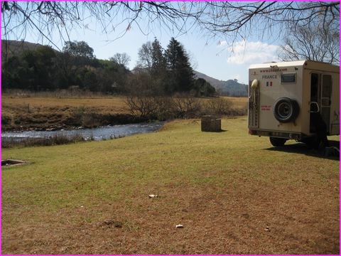 Un des bon et beau bivouac dans ce beau pays. Rivi�re qui chuchotte aux pieds de Prosper