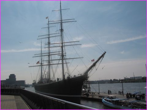 Un b�teau d'une autre �poque dans le port de Hambourg