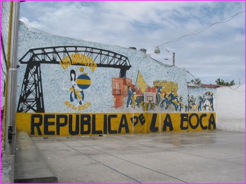 Un �tat dans l'�tat ? .... un peu, ce quartier de la Boca o� il vaut mieux venir de jour .....