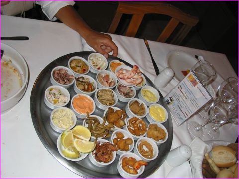 Une picada de mariscos bien vari�e