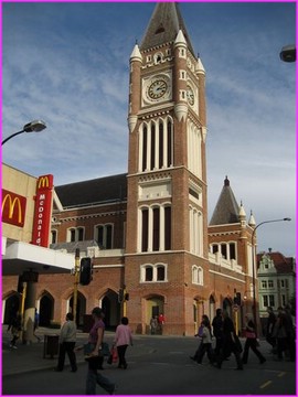 Contrairement � certaines apparences, c'est la Mairie de Perth