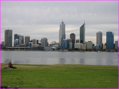 Vue de Perth depuis l'autre c�t� de la Swan River