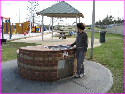 Des barbecues �lectriques, gratuits et en libre service le long des plages : aucune excuse pour ne pas faire un BBQ