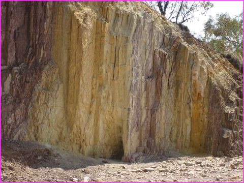 C'est l� que les Aborig�nes viennent recueillir leur pigments pour peindre