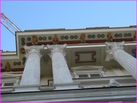 Et on l�ve encore la t�te : ici le simili  Palais de justice