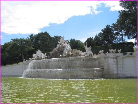 La fontaine de Neptune � Sch�nbrunn