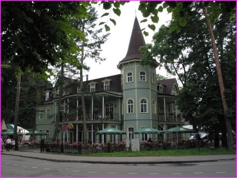 Une chouette demeure convertie en restau � Jurmala (Lettonie)