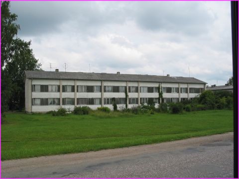 De tels immeubles rappelent un peu partout ce qu'�tait le mode d'habitat cr�e par les sovi�tiques