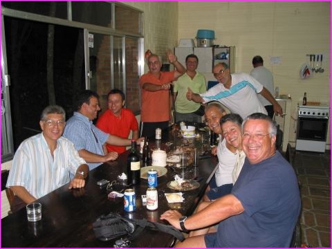 Sacr�e soir�e, que celle pass�e avec les membres de l'association des camping-caristes � Porto Alegre : Churrasco � gogo et ambiance super !