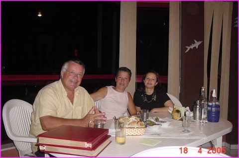 Chez Jo�l et Sandra, (c'est Jo�l qui prend la photo), un excellent moment de convivialt�