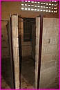 Une cellule de 1mx2m du centre deTuol Sleng  � Phnom Penh devenu Mus�e du G�nocide