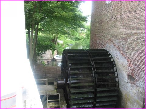 Une belle roue � eau � Ribe