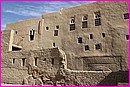 Batisse restaur�e dans le vilage de El Qasr