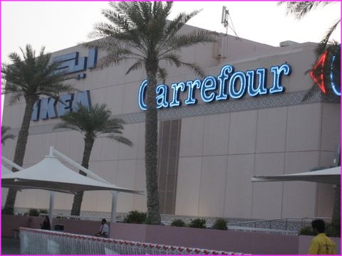 Bon, pas tr�s d�paysant mais ces enseignes connues, quelque part �a fait du bien de temps en temps !