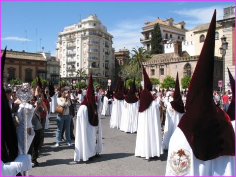 S�ville : procession