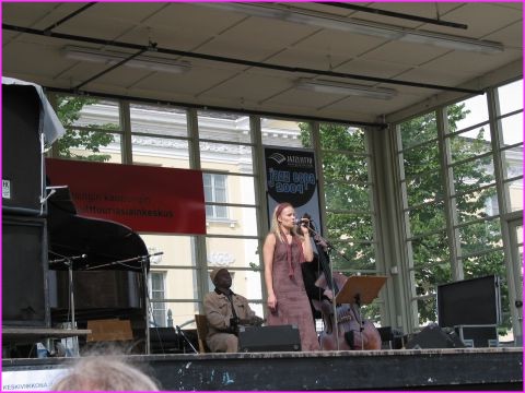 Un concert de Jazz (tous les jours pendant notre s�jour, et grauit !) sur l'esplanade 