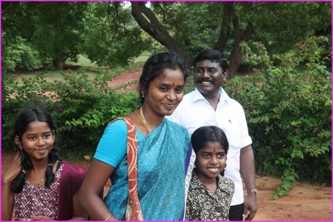 Famille de sortie et heureuse de nous rencontrer