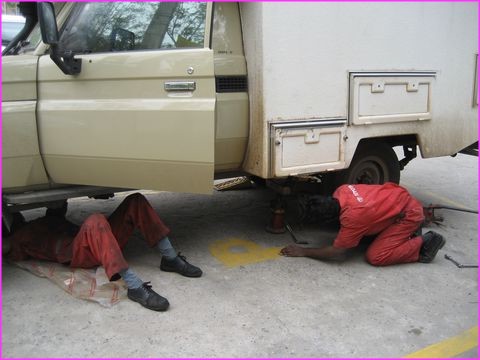 Aie ! Et un roulement cass�, un !