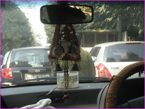 ... pour �viter ceci, il suffit de suspendre ses grigris pr�f�r�s !