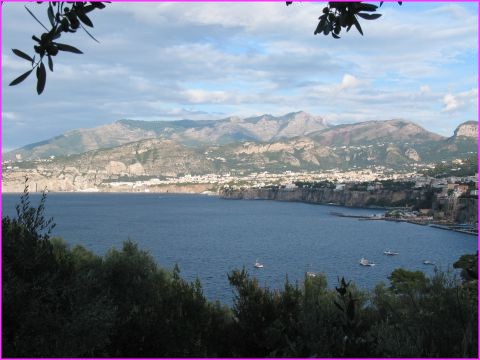 Vue de la tr�s belle baie de Sorrento (pr�s de Naples)
