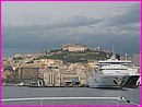 Vue g�n�rale de Naples depuis le ferry arrivant de Sorrento