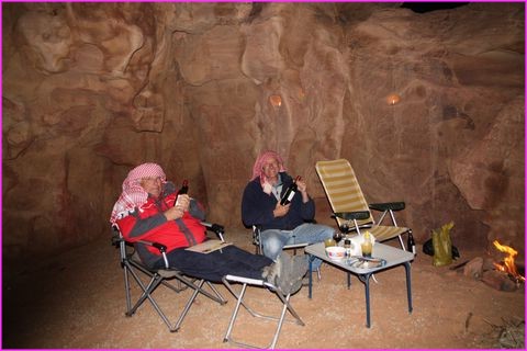 Quand avec Klaas on se prend pour des b�douins, bouteille en plus ! 