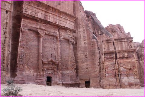 Un des beaux temples de Petra