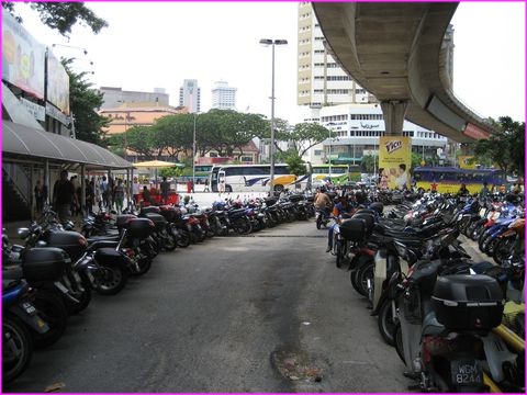 Des motos, des motos, encore des motos