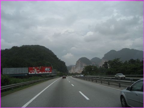 Les autoroutes sont super ... et payantes (pas tr�s cher) en Malaisie