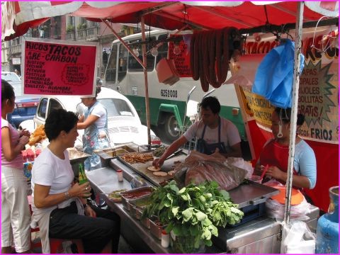 On d�jeune dans la rue, sur le pouce et pour quelques pesos, de Tacos et autres enchiladas