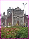 Trs belle faade de ct du Sagrario,  ct de la Cathdrale de Mexico City