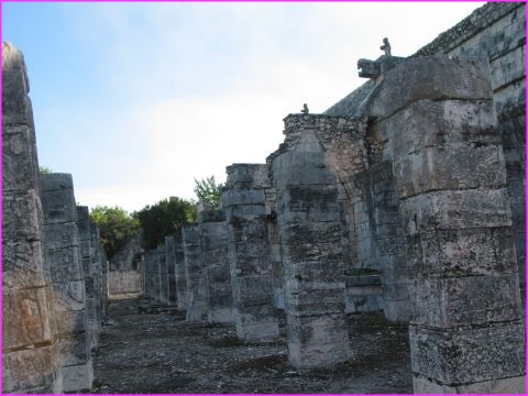Dans le temple aux mille colonnes