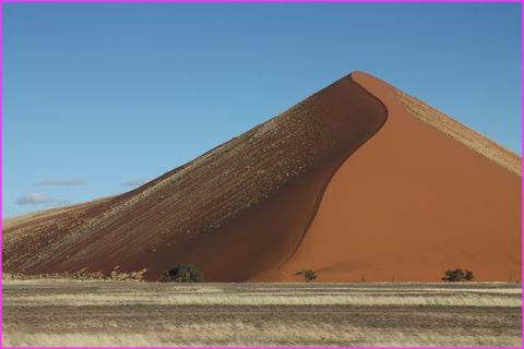 tir�e au cordeau souple cette arr�te !