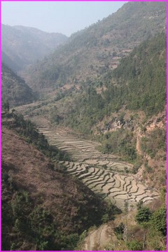 Belle vue des gorges depuis la route de Butawal  Pokhara