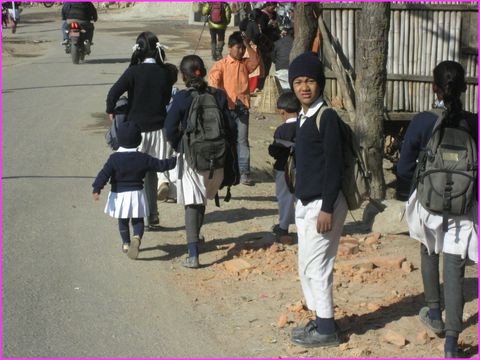 Et toi ? Moi c'est � l'�cole des bleus et l�, ils prennent m�me les tout-petits tout-petits !