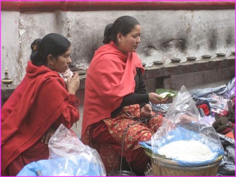 Belles N�palaises vendant leur Riz