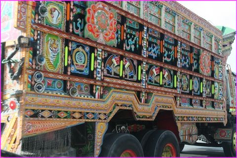 On ne r�siste pas � vous montrer encore le travail fait sur ces camions