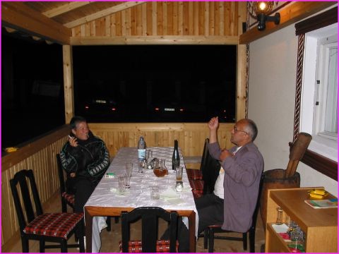 Une soir�e comme on les aime, ici chez Vladimir, un charmant Roumain qui nous a re�u comme des Princes