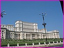 Le parlement à Bucarest, le plus bel exemple de mégalo signé le 