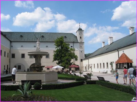 La cour int�rieure du ch�teau Cerveny Kamen