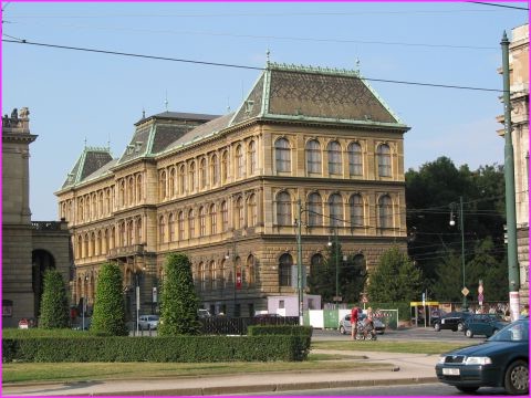 Il y en a aussi de ces batisses imposantes