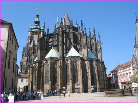 Arri�re de la Cath�drale Syt Guy