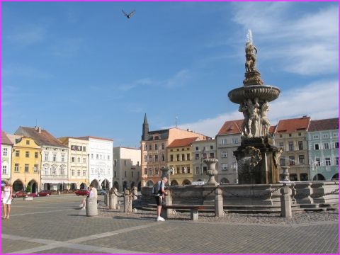 La grande place de Cesk� Budejovice et encore de belles fa�ades