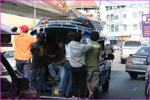 Quand il n'y a plus de place dans les taxis collectifs ... il y en a encore