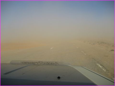 Scrogneugneu .... temp�te de sable !