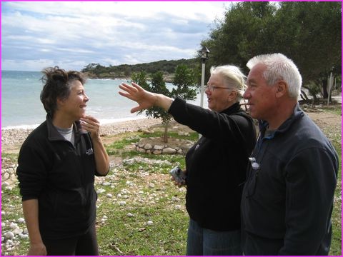 .... quand des voyageurs rencontrent d'autres voyageurs qu'est ce qu'ils se racontent .... des histoire de tout (ici avec Patrick et Josette)