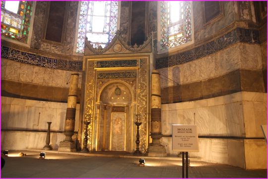 La Mecque c'est derri�re ... ce beau mihrab de Ste Sophie