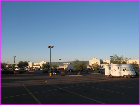 Une id�e de ce que donne une nuit sur le parking d'un Wal Mart