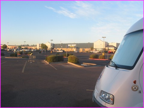 Le m�me Wal Mart 1 an apr�s et sans les pompiers qui viennent secourir Andr�