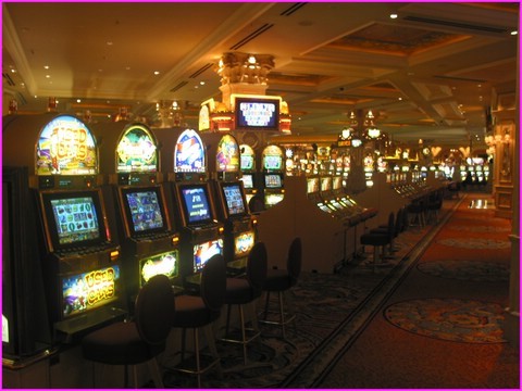 Tu en veux toi des machines � sous !